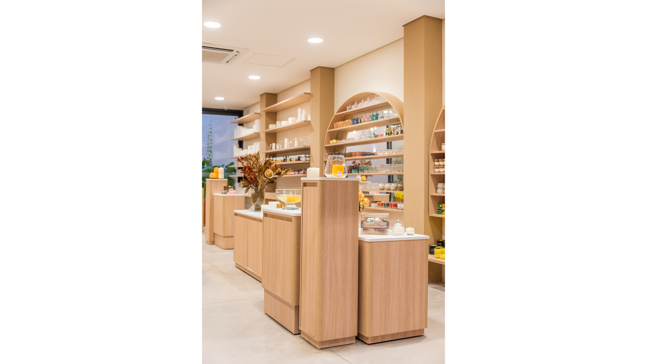 D758708--19-1280x720